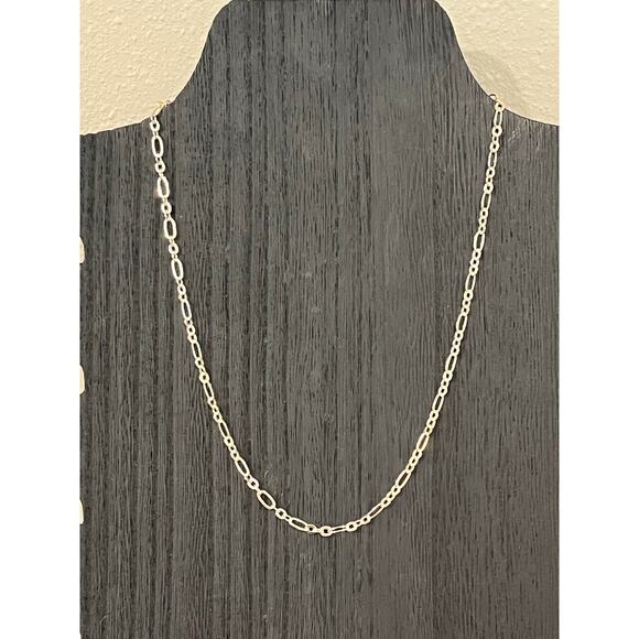 EVRY Silver Link Chain Necklace – Minimalist Everyday Jewelry - Picture 2 of 6